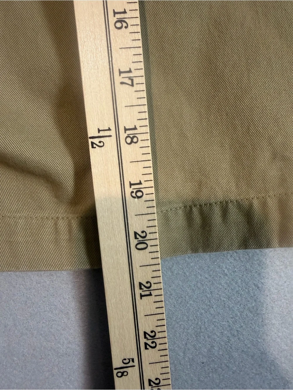 Banana Republic Men's Flat Front Shorts in Tan